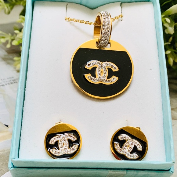 Jewelry - Stunning Set of Fashion Gold Plated Necklace in SS